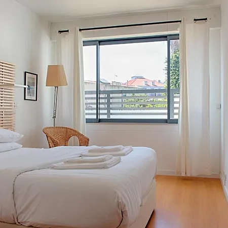 On Downtown Flat Apartment
